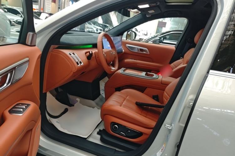 Used Deepal S09 2025 Four-Wheel Drive Ultra+ Custom Edition Driver Seat