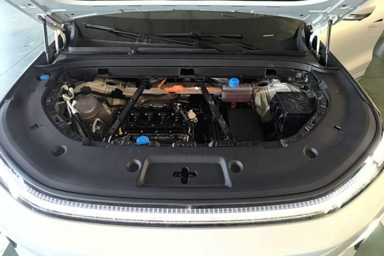 Used Deepal S09 2025 Four-Wheel Drive Ultra+ Custom Edition Engine Bay