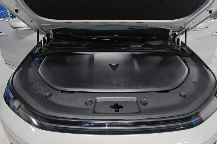 Used Deepal S09 2025 Four-Wheel Drive Ultra+ Custom Edition Engine Bay