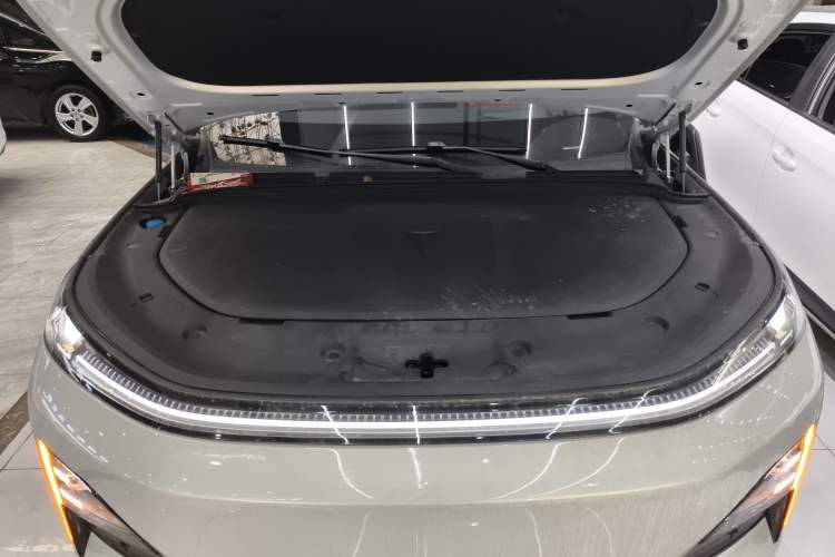 Used Deepal S09 2025 Four-Wheel Drive Ultra+ Custom Edition Engine Bay
