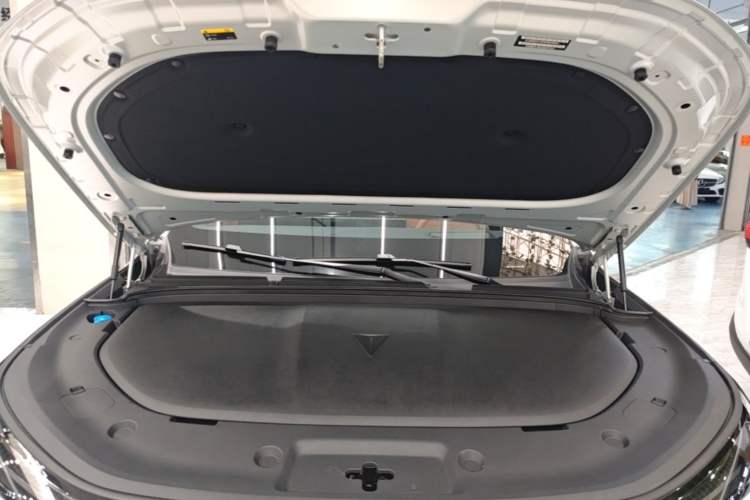 Used Deepal S09 2025 Four-Wheel Drive Ultra+ Custom Edition Engine Bay