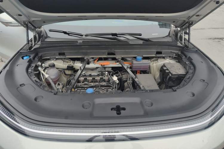 Used Deepal S09 2025 Four-Wheel Drive Ultra+ Custom Edition Engine Bay