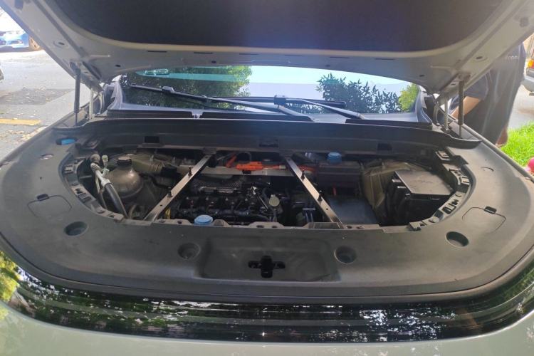 Used Deepal S09 2025 Rear-Drive Ultra+ Engine Bay