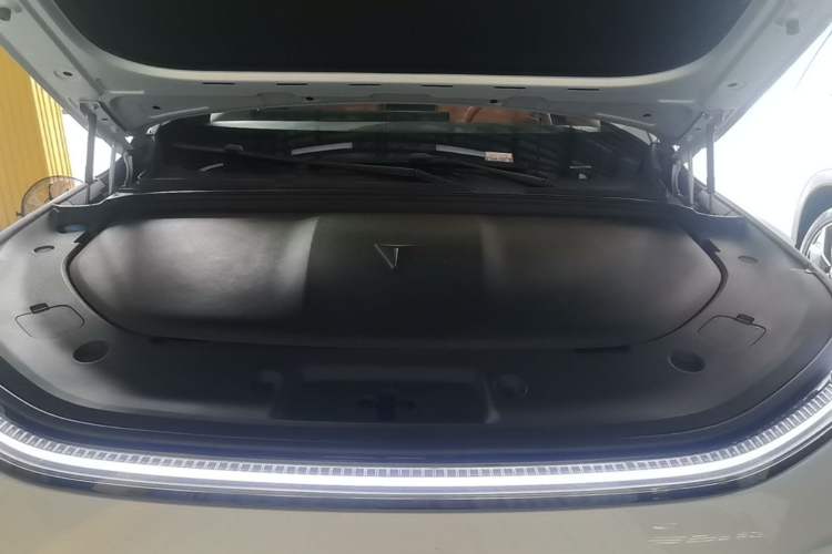 Used Deepal S09 2025 Four-Wheel Drive Ultra+ Custom Edition Engine Bay