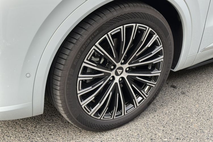 Used Deepal S09 2025 Rear-Drive Ultra+ Exterior 3