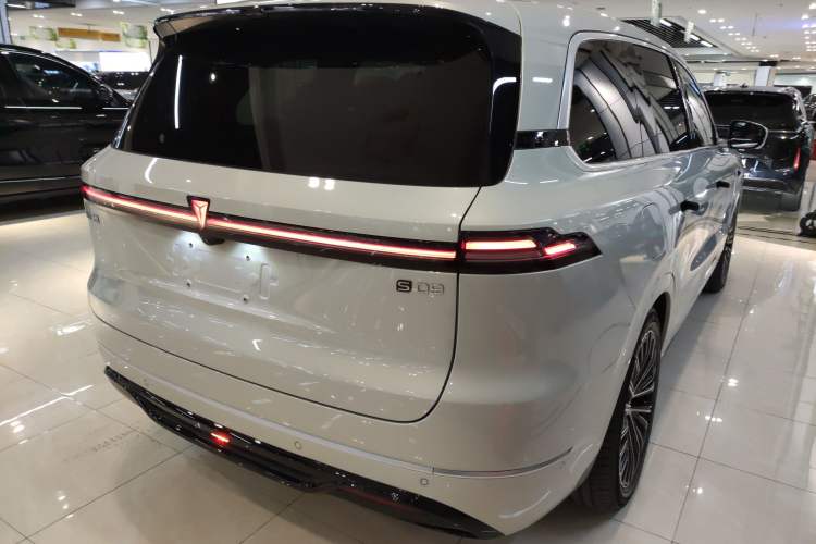 Used Deepal S09 2025 Four-Wheel Drive Ultra+ Custom Edition Exterior 5
