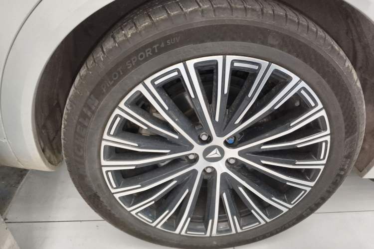 Used Deepal S09 2025 Four-Wheel Drive Ultra+ Custom Edition Exterior 5