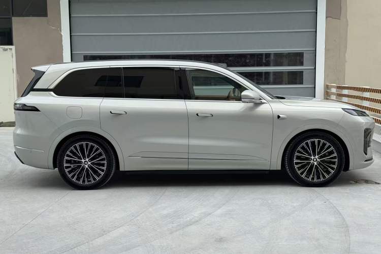 Used Deepal S09 2025 Four-Wheel Drive Ultra+ Custom Edition Exterior 7