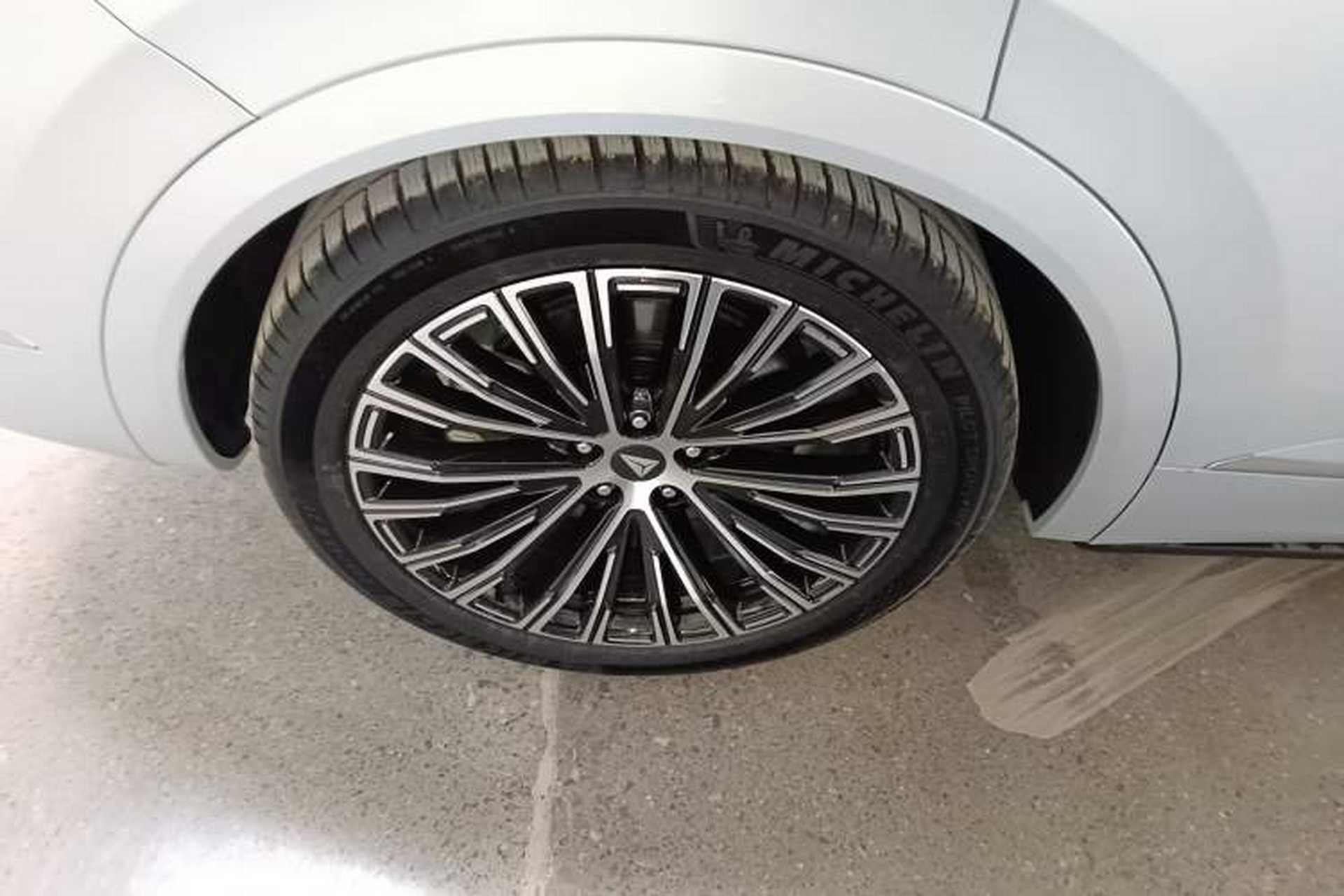 Used Deepal S09 2025 Four-Wheel Drive Ultra+ Custom Edition Exterior 8