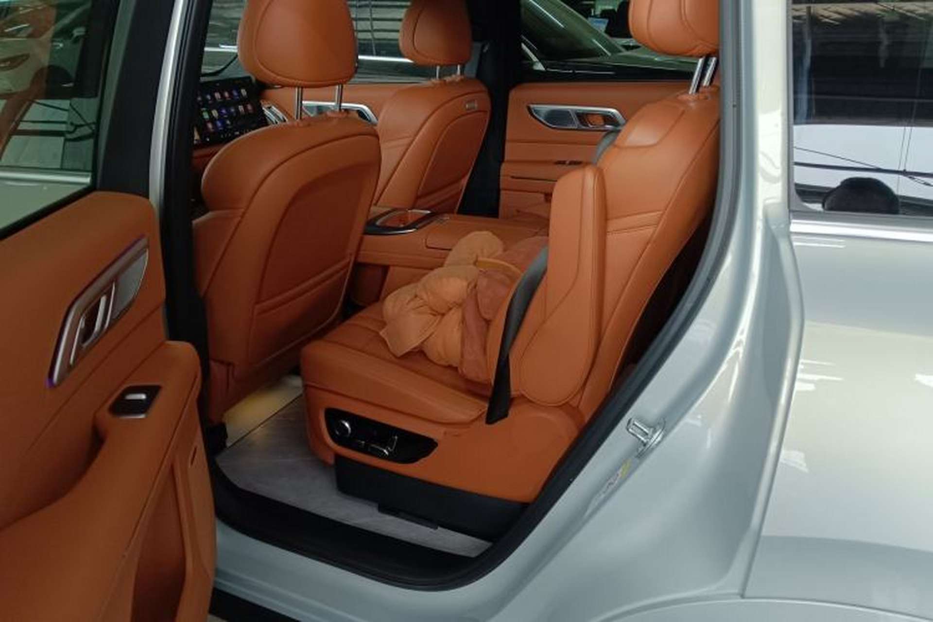Used Deepal S09 2025 Four-Wheel Drive Ultra+ Custom Edition Interior 4