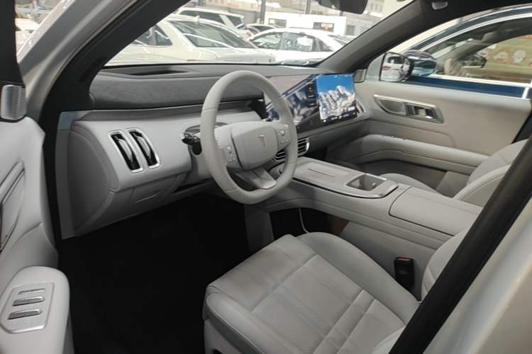 Used Deepal S09 2025 Rear-Drive Ultra Left Front Seat