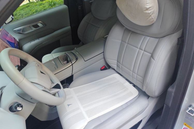 Used Deepal S09 2025 Rear-Drive Ultra+ Left Front Seat