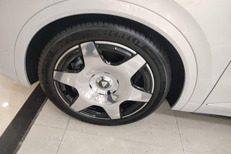 Used Deepal S09 2025 Four-Wheel Drive Ultra+ Custom Edition Left Front Wheel Hub