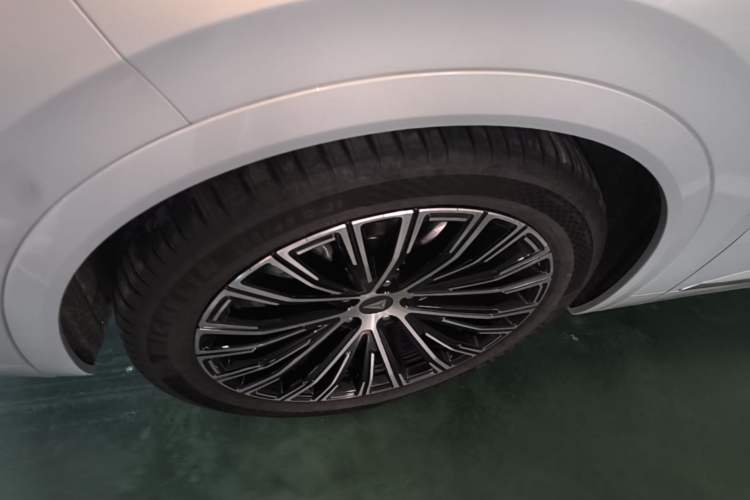 Used Deepal S09 2025 Four-Wheel Drive Ultra+ Custom Edition Left Front Wheel Hub