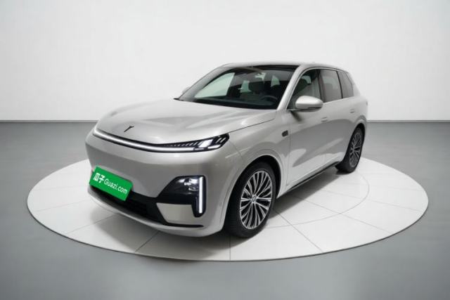 Deepal S09 2025 Four-Wheel Drive Ultra+ Custom Edition с пробегом