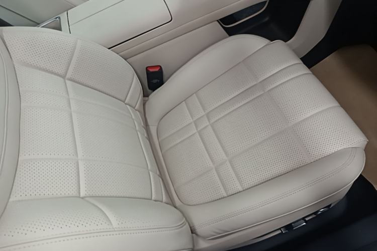 Used Deepal S09 2025 Rear-Drive Ultra+ Right Front Seat