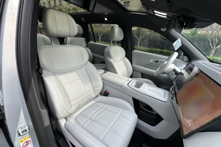 Used Deepal S09 2025 Rear-Drive Ultra+ Right Front Seat