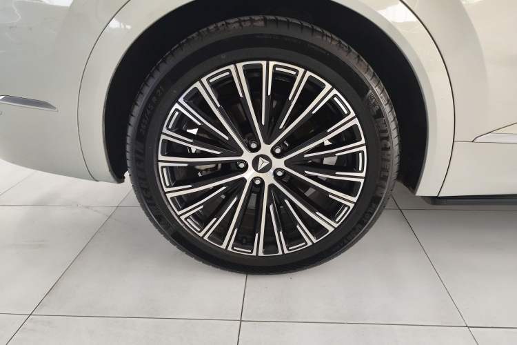 Used Deepal S09 2025 Rear-Drive Ultra Right Rear Wheel Hub