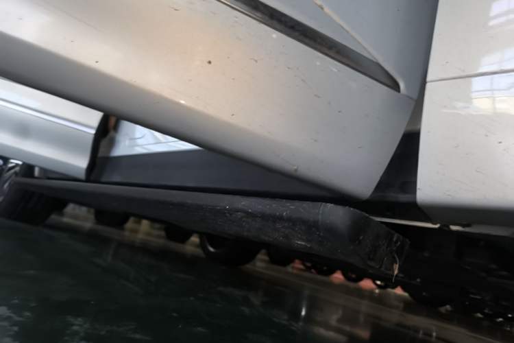 Used Deepal S09 2025 Four-Wheel Drive Ultra+ Custom Edition Right Side Sill