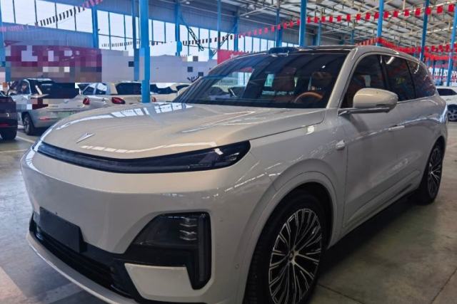 Deepal S09 2025 Four-Wheel Drive Ultra+ Custom Edition usata