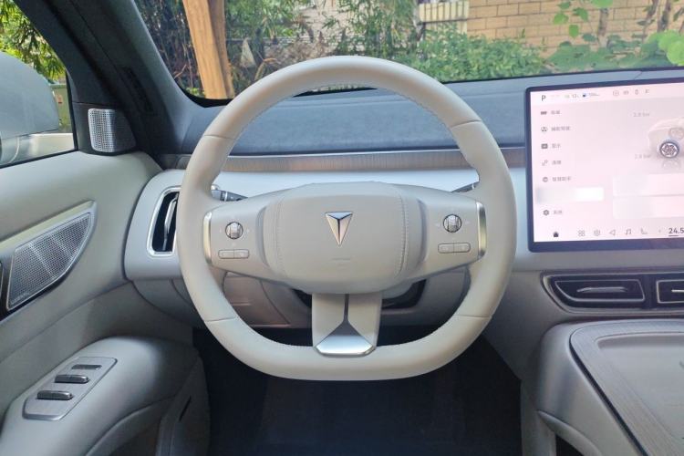 Used Deepal S09 2025 Rear-Drive Ultra+ Steering Wheel