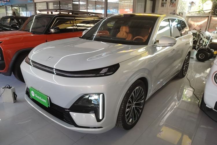 Deepal S09 2025 Four-Wheel Drive Ultra+ Custom Edition