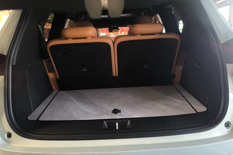Used Deepal S09 2025 Four-Wheel Drive Ultra+ Custom Edition Trunk