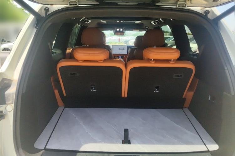 Used Deepal S09 2025 Four-Wheel Drive Ultra+ Custom Edition Trunk