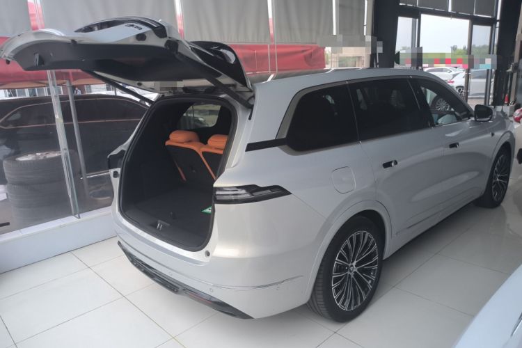 Used Deepal S09 2025 Four-Wheel Drive Ultra+ Custom Edition Trunk