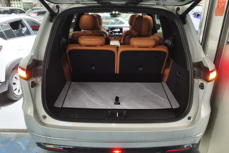 Used Deepal S09 2025 Four-Wheel Drive Ultra+ Custom Edition Trunk