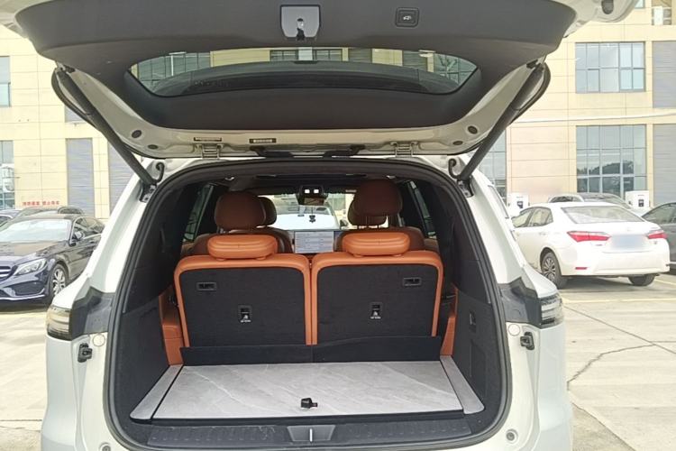 Used Deepal S09 2025 Four-Wheel Drive Ultra+ Custom Edition Trunk