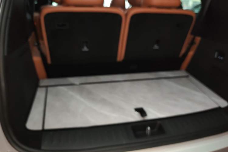Used Deepal S09 2025 Four-Wheel Drive Ultra+ Custom Edition Trunk