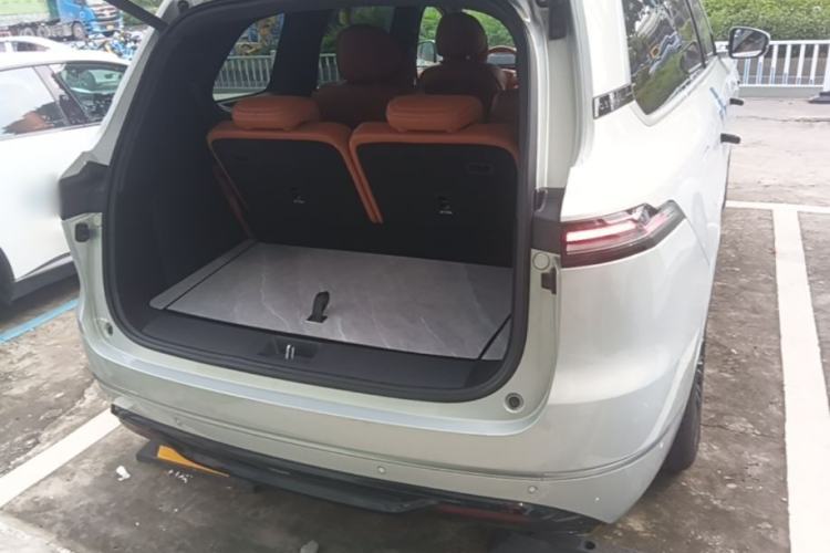 Used Deepal S09 2025 Four-Wheel Drive Ultra+ Custom Edition Trunk