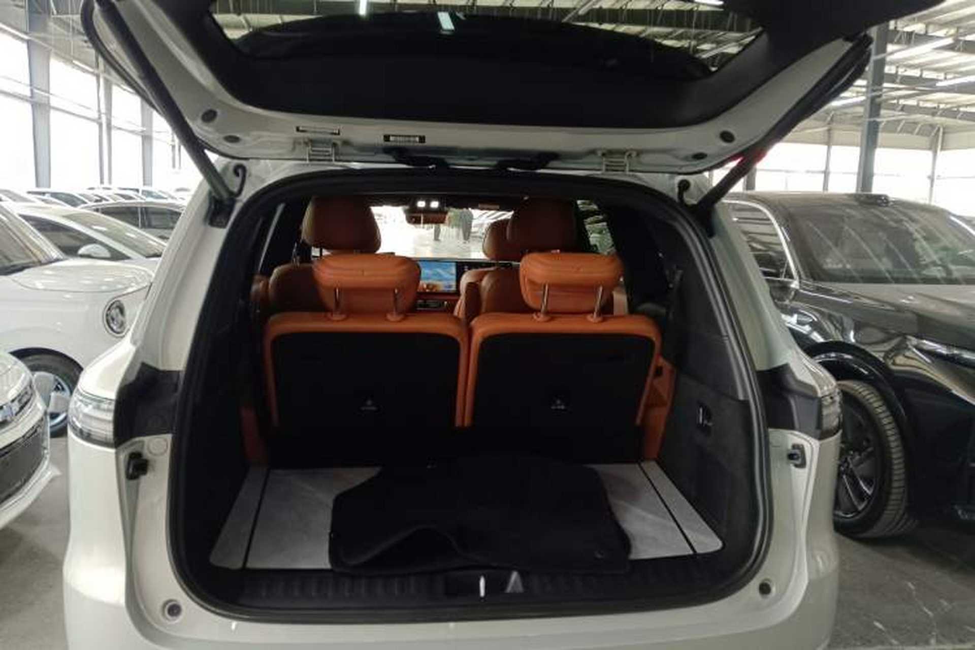 Used Deepal S09 2025 Four-Wheel Drive Ultra+ Custom Edition Trunk
