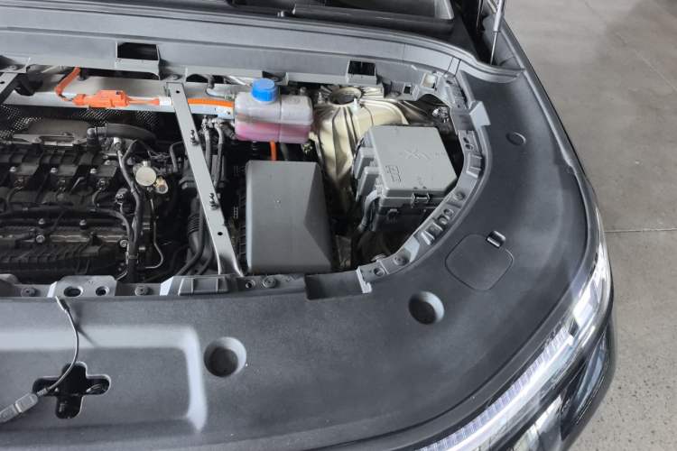 Used Deepal S09 2026 Rear-Drive Ultra Extended-Range Edition Engine Bay Left