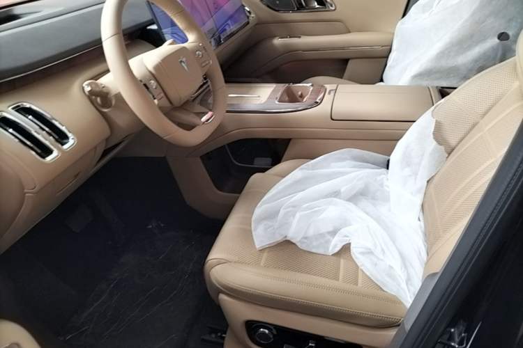 Used Deepal S09 2026 Rear-Drive Ultra Extended-Range Edition Left Front Seat