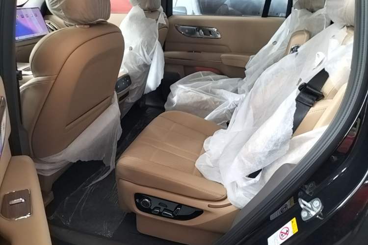 Used Deepal S09 2026 Rear-Drive Ultra Extended-Range Edition Left Rear Seat