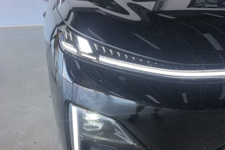 Used Deepal S09 2026 Rear-Drive Ultra Extended-Range Edition Right Front Headlight