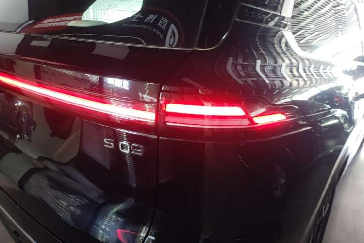 Used Deepal S09 2026 Rear-Drive Ultra Extended-Range Edition Right Rear Taillight