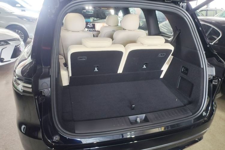 Used Deepal S09 2026 Rear-Drive Ultra Extended-Range Edition Trunk