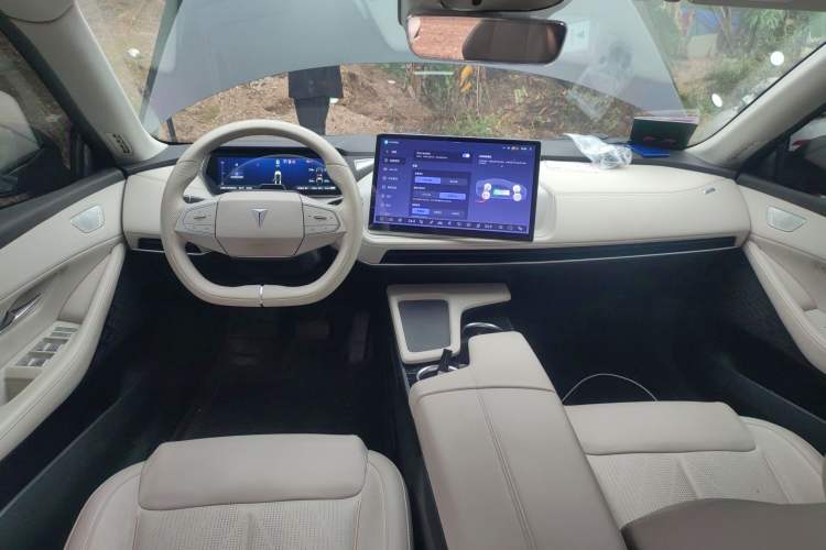 Used Deepal SL03 2022 1.5L 1200 Extended-Range Version Center Console