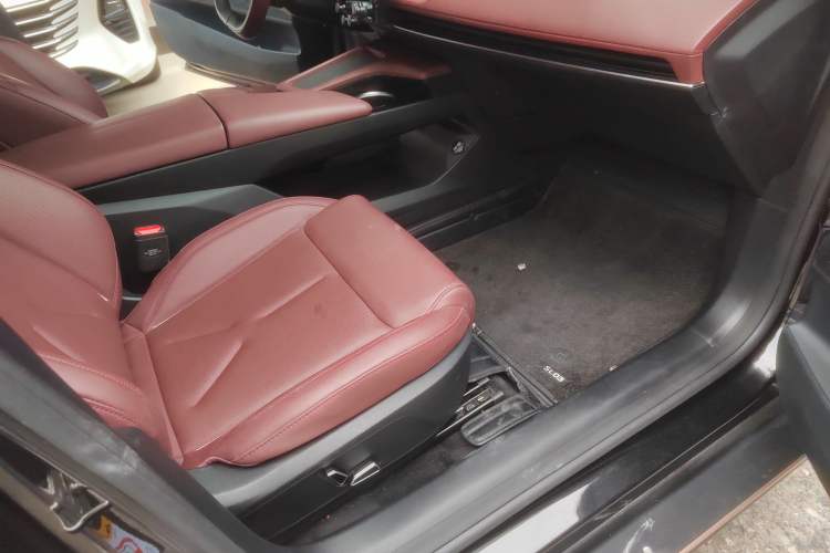 Used Deepal SL03 2022 1.5L 1200 Extended-Range Version Interior 9