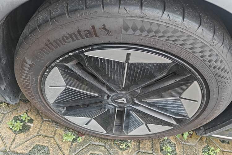 Used Deepal SL03 2022 1.5L 1200 Extended-Range Version Left Front Wheel Hub