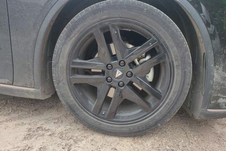 Used Deepal SL03 2022 1.5L 1200 Extended-Range Version Right Front Wheel Hub