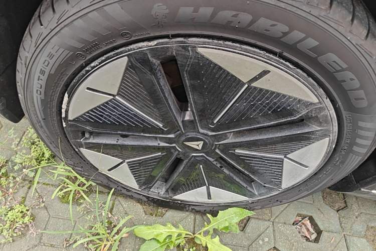 Used Deepal SL03 2022 1.5L 1200 Extended-Range Version Right Rear Wheel Hub