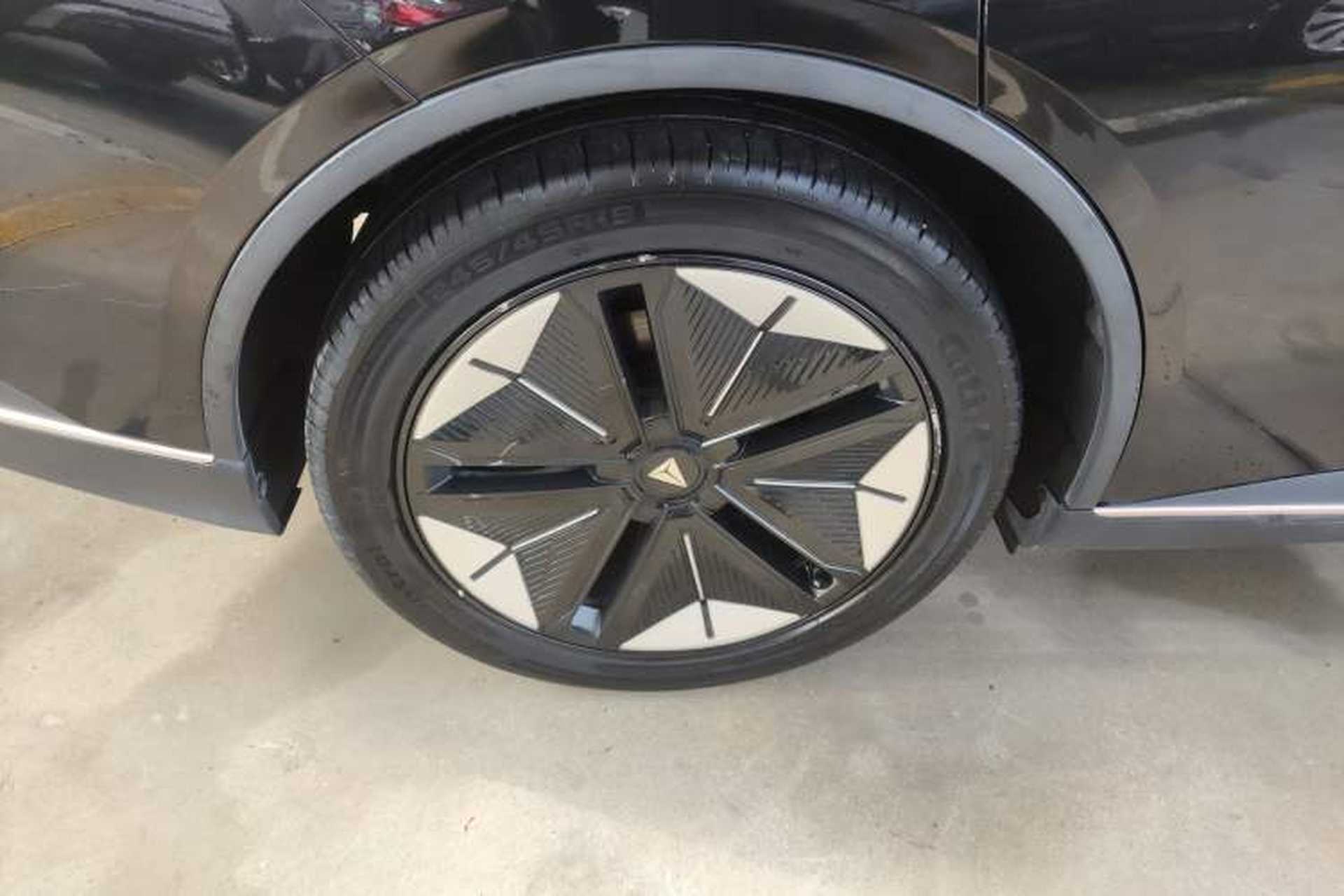 Used Deepal SL03 2022 1.5L 1200 Extended-Range Version Right Rear Wheel Hub