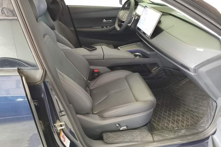 Used Deepal SL03 2022 1.5L 1200 Extended-Range Version Right Front Seat