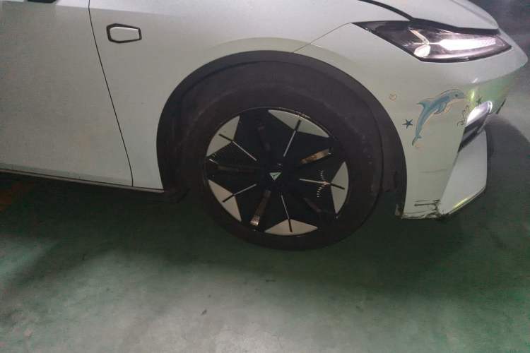 Used Deepal SL03 2022 1.5L 1200 Extended-Range Version Right Front Wheel Hub