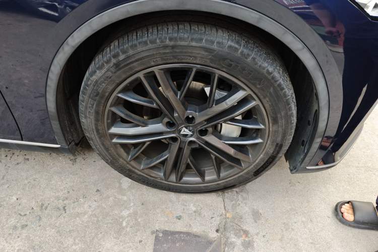 Used Deepal SL03 2022 1.5L 1200 Extended-Range Version Right Front Wheel Hub