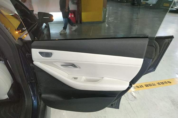Used Deepal SL03 2022 1.5L 1200 Extended-Range Version Right Rear Door Interior